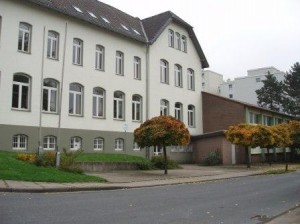 Sporthalle der Schule am Lönkert (Blick: Schulstr., Ecke Siegenegge)